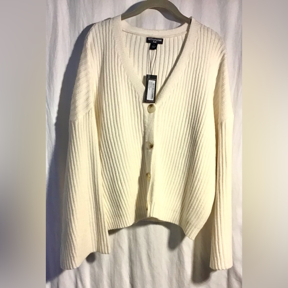 PrettyLittleThing Cream Ribbed Button Cardigan 1T 213 - Picture 2 of 8